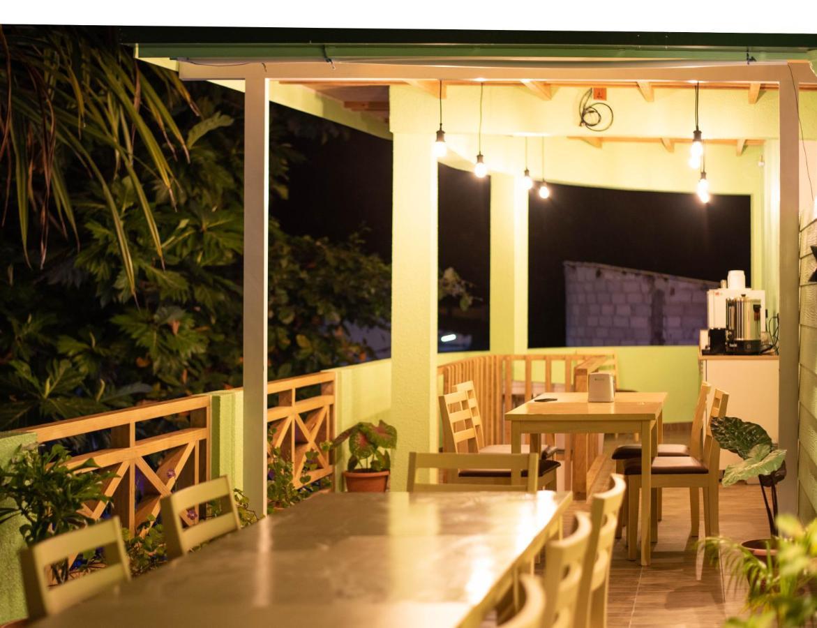 Turtle Maldives - Your Gateway To The Beach & Marine Adventures Await! Omadhoo Exterior foto